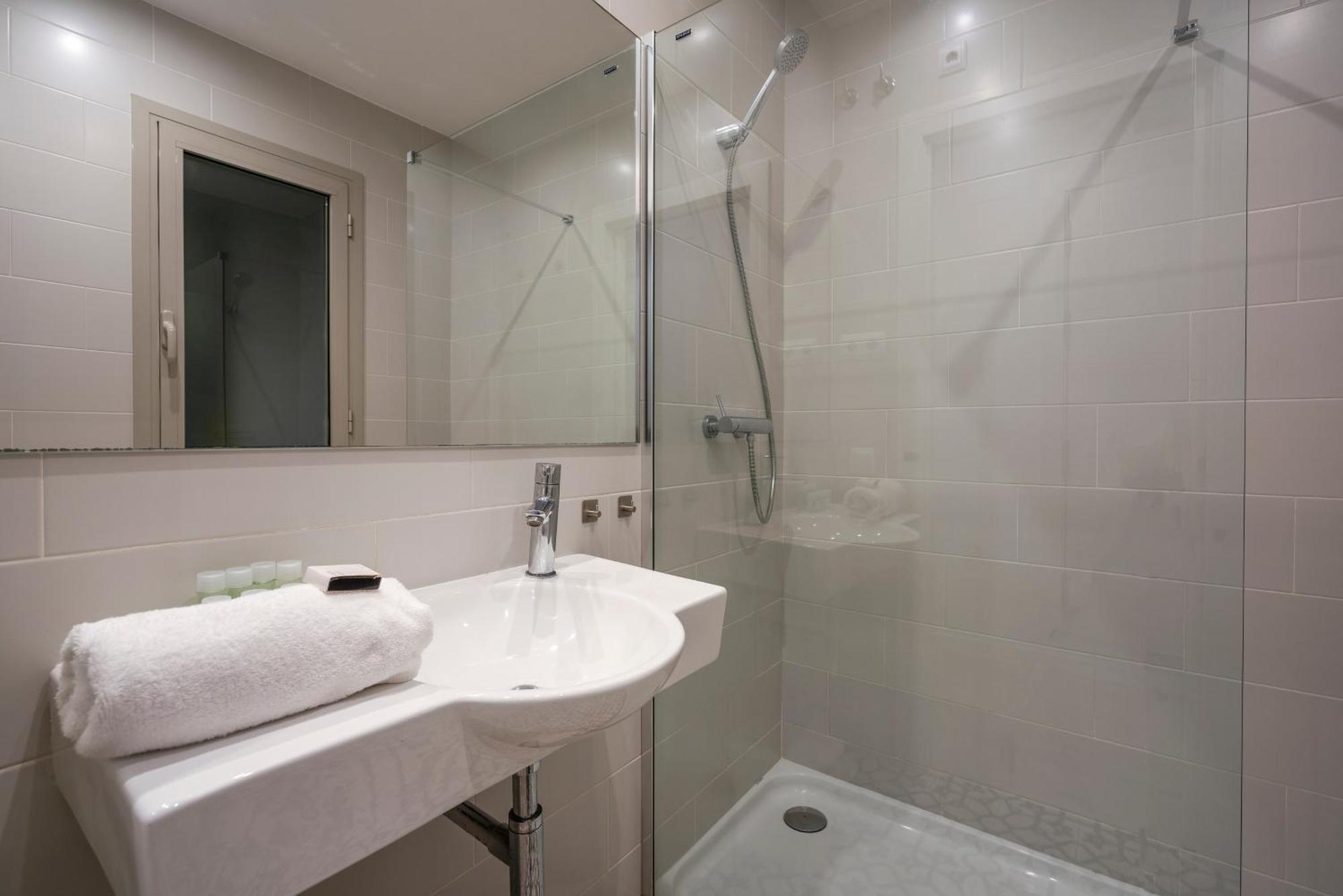 Bcnstop Sant Pau Suites Barcelona Buitenkant foto