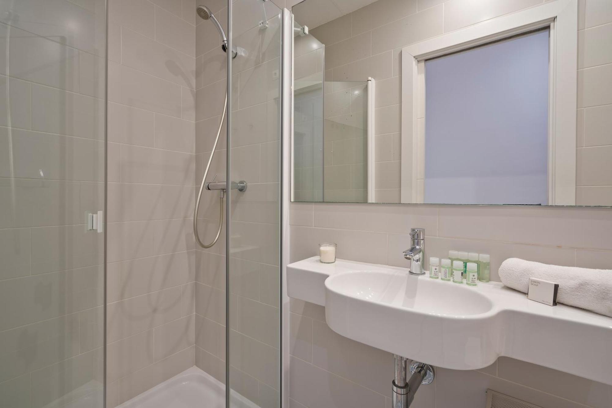 Bcnstop Sant Pau Suites Barcelona Buitenkant foto